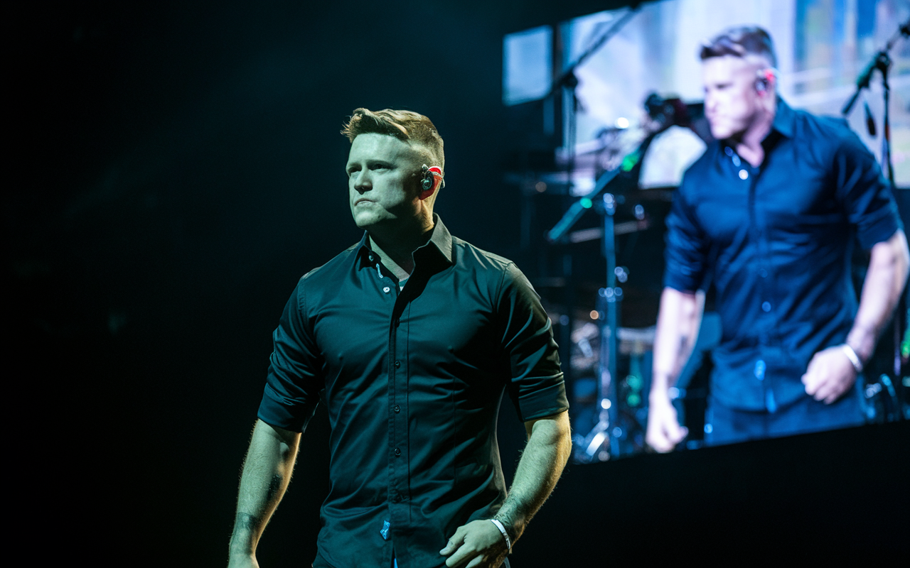 Wallen's Onstage Controversy Unpacking the Charley Crockett